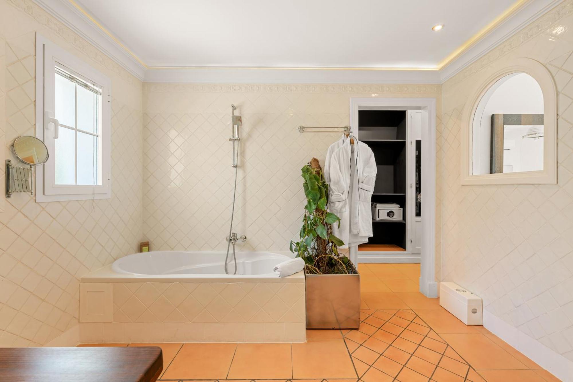 Molo Luxury Puerto Banus Hotel Marbella